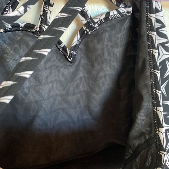 Victoria Sport by Victorias Secret VSX Black White Sports Bra Size Large - Picture 10 of 10